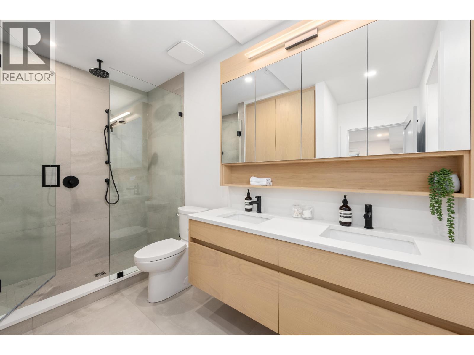 1220 E 11th Avenue, Vancouver, British Columbia  V5T 2G3 - Photo 17 - R3108110