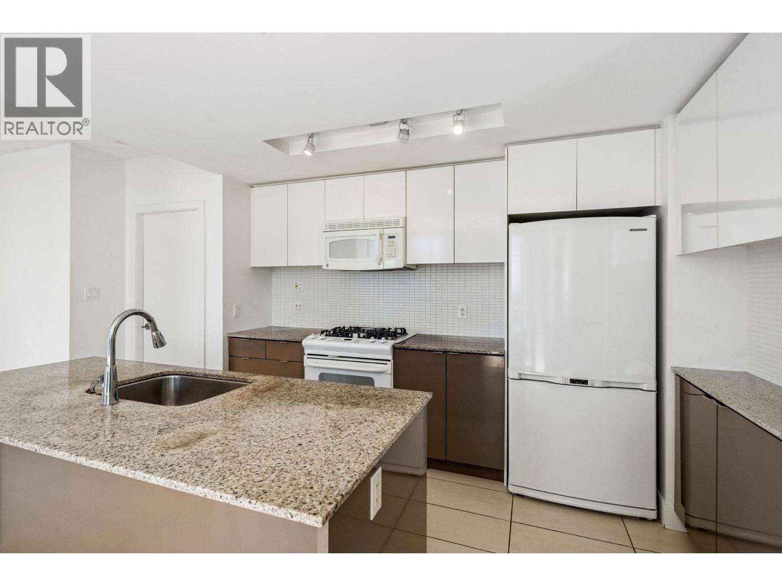 2208 4808 Hazel Street, Burnaby, British Columbia V5H 0A2 - Photo 13 - R3108120