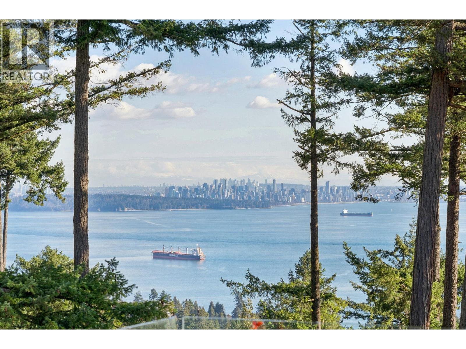 7 5110 Alderfeild Place, West Vancouver, British Columbia V7W 2W7 - Photo 4 - R3108129