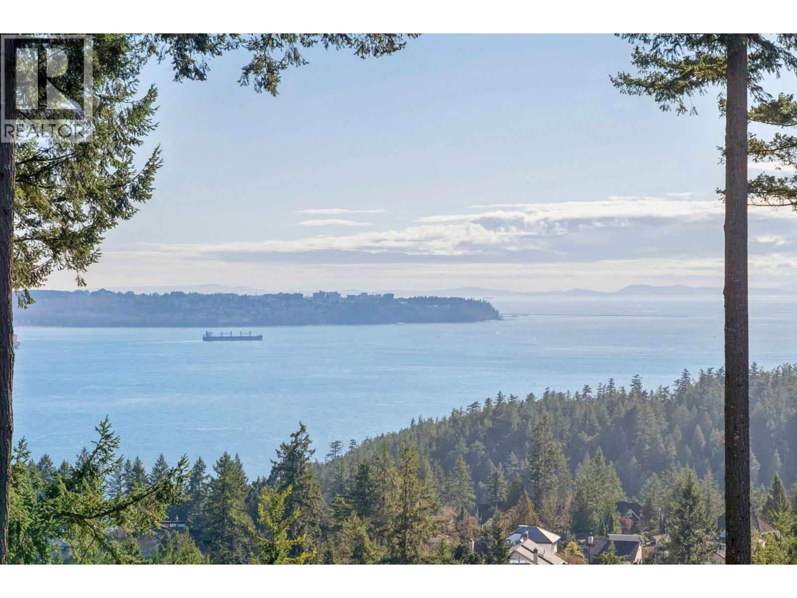 7 5110 Alderfeild Place, West Vancouver, British Columbia V7W 2W7 - Photo 5 - R3108129