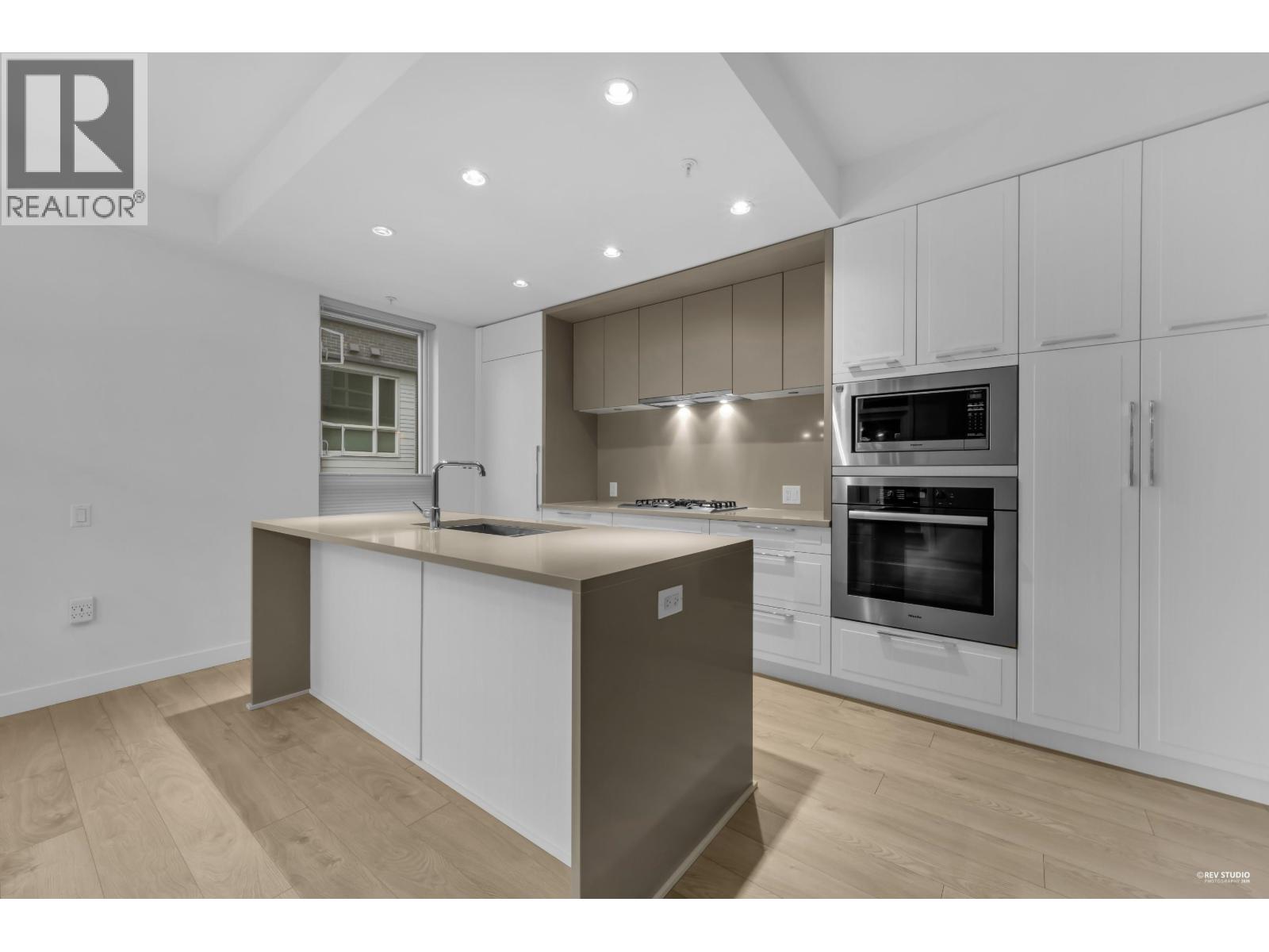 109 6677 Cambie Street, Vancouver, British Columbia  V6P 0E6 - Photo 2 - R3108131