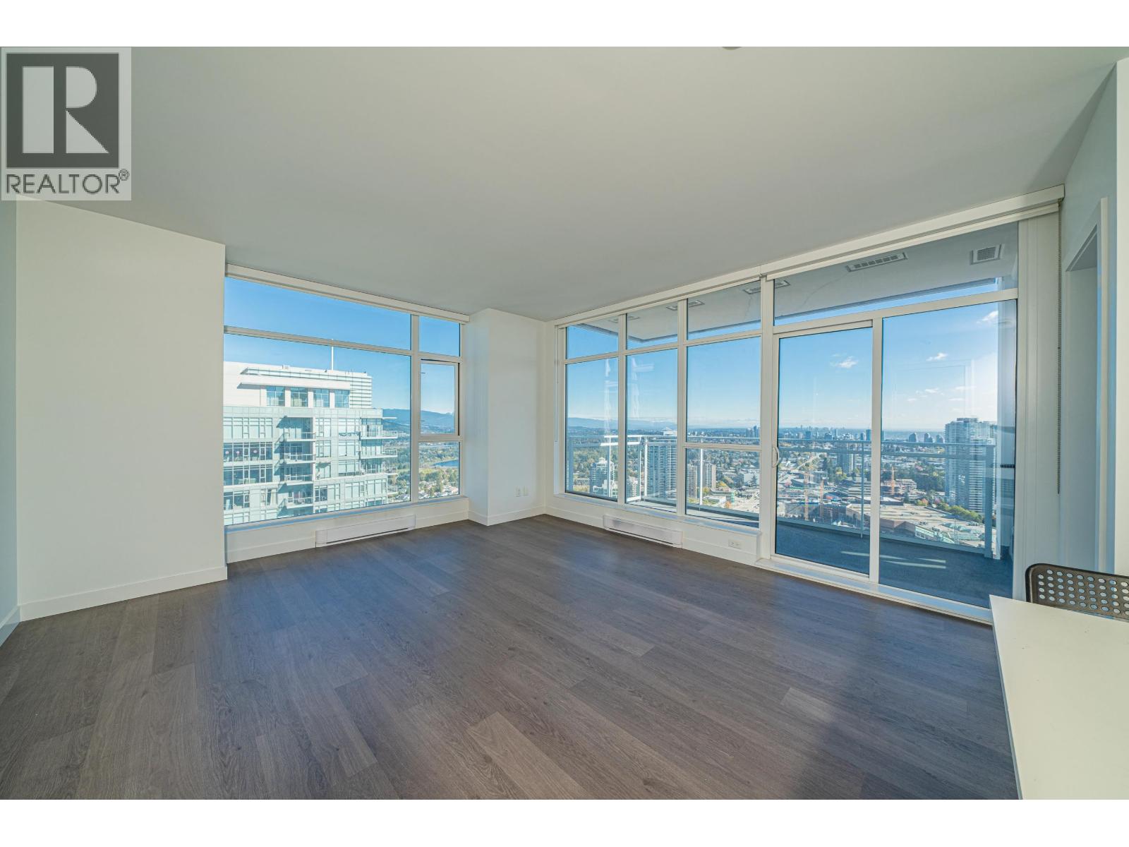 4010 4670 Assembly Way, Burnaby, British Columbia  V5H 0H3 - Photo 2 - R3108133