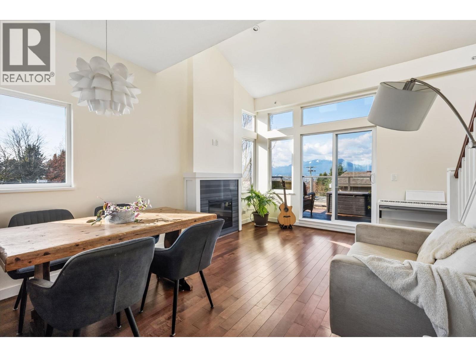 18 3788 Laurel Street, Burnaby, British Columbia  V5G 1M7 - Photo 3 - R3108155