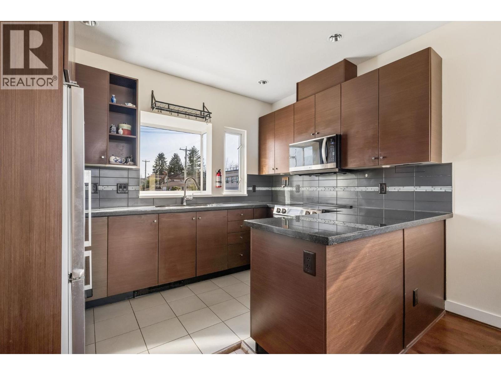 18 3788 Laurel Street, Burnaby, British Columbia  V5G 1M7 - Photo 6 - R3108155