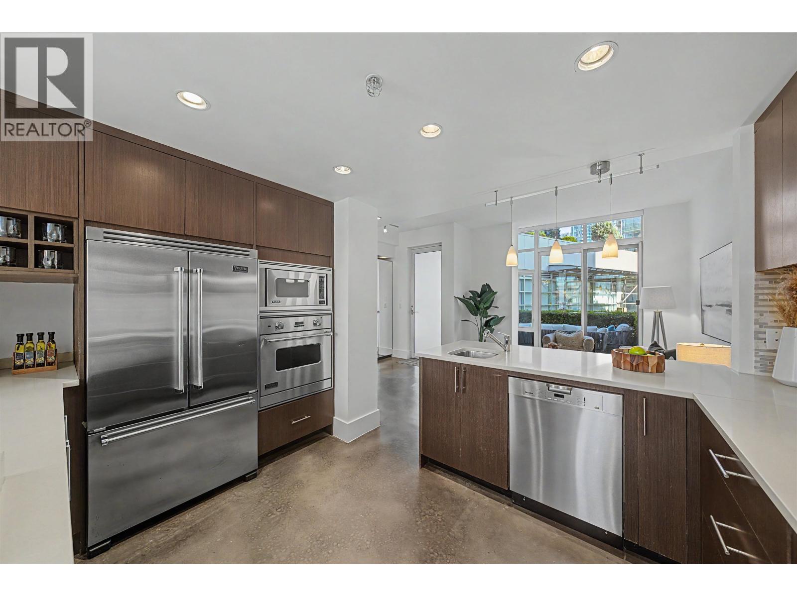 Th A 1199 Marinaside Crescent, Vancouver, British Columbia  V6Z 2Y2 - Photo 11 - R3108167