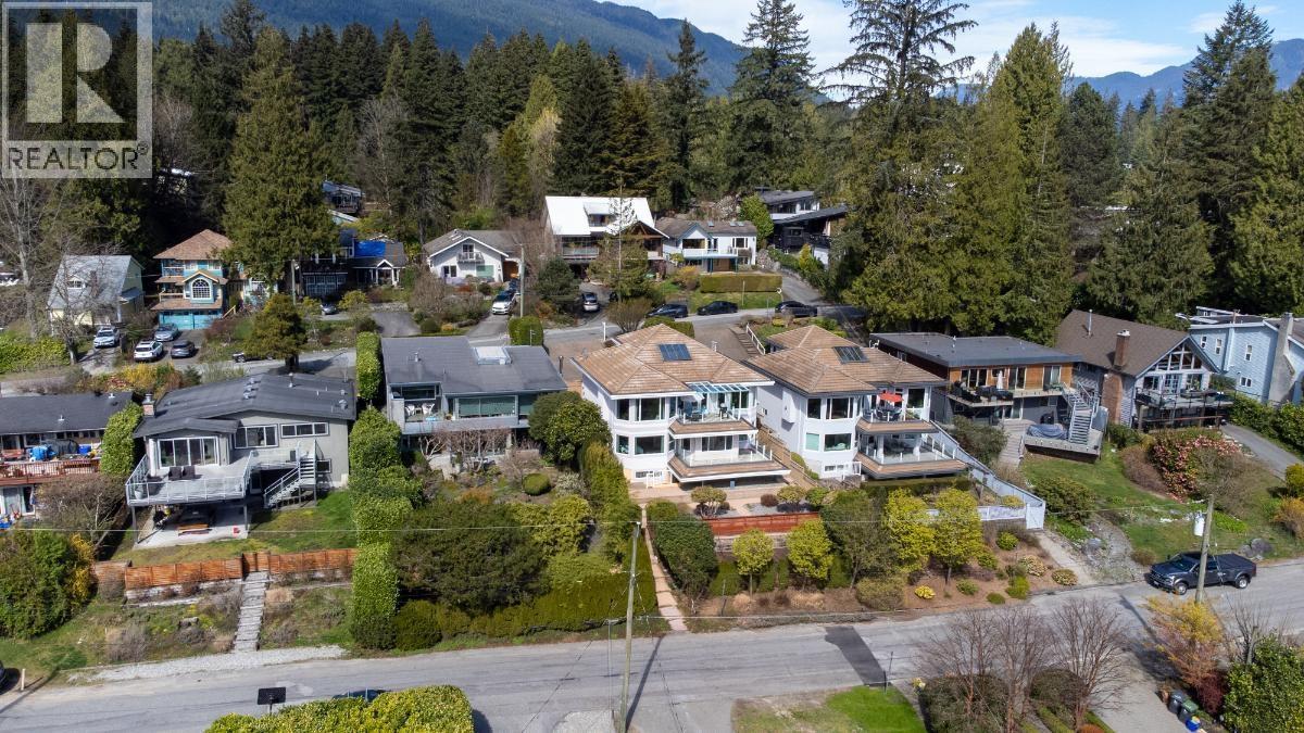 4493 Epps Avenue, North Vancouver, British Columbia  V7G 1G2 - Photo 5 - R3107712