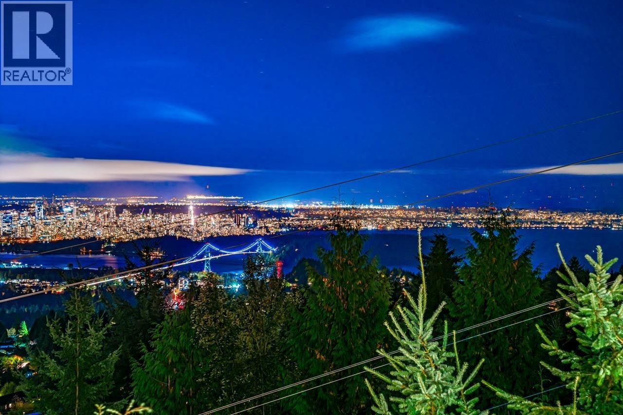 592 Craigmohr Drive, West Vancouver, British Columbia  V7S 1X2 - Photo 2 - R3108143