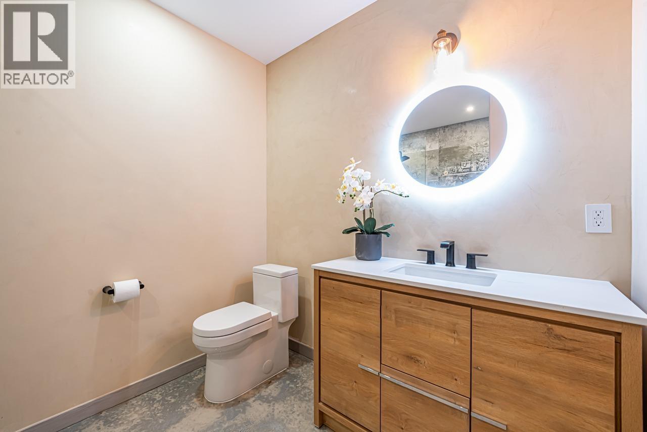 592 Craigmohr Drive, West Vancouver, British Columbia  V7S 1X2 - Photo 35 - R3108143