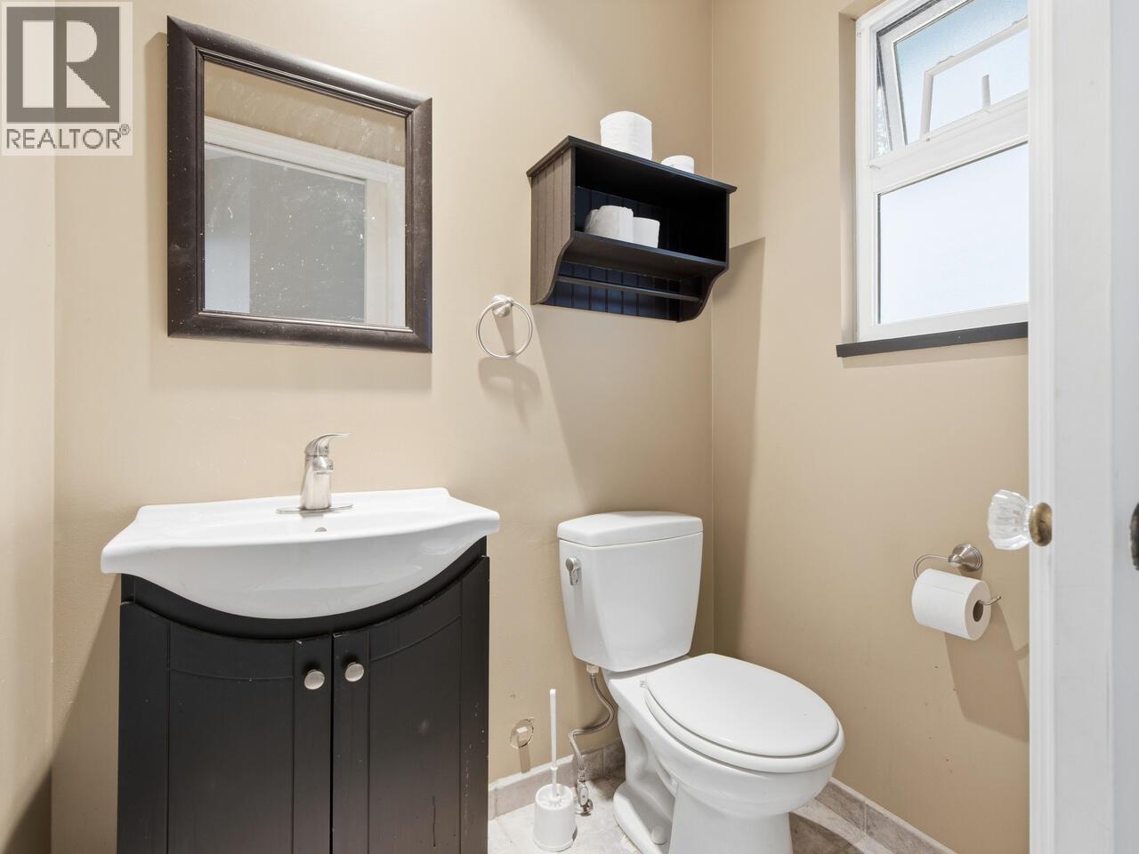 4154 Mcgill Street, Burnaby, British Columbia V5C 1M8 - Photo 12 - R3107847