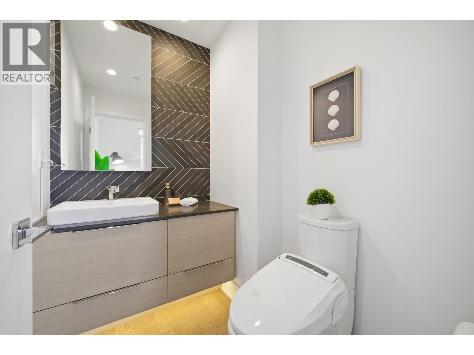 2401 450 Westview Street, Coquitlam, British Columbia V3K 0G3 - Photo 10 - R3106348