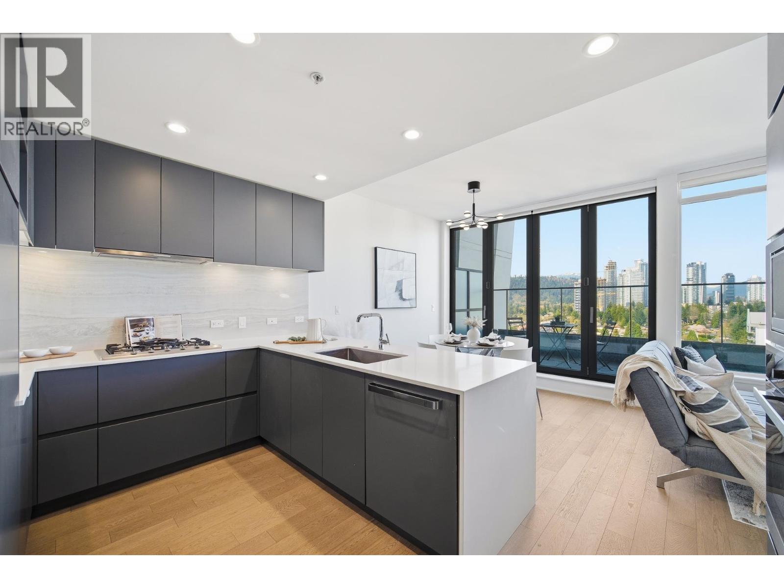 2401 450 Westview Street, Coquitlam, British Columbia V3K 0G3 - Photo 2 - R3106348