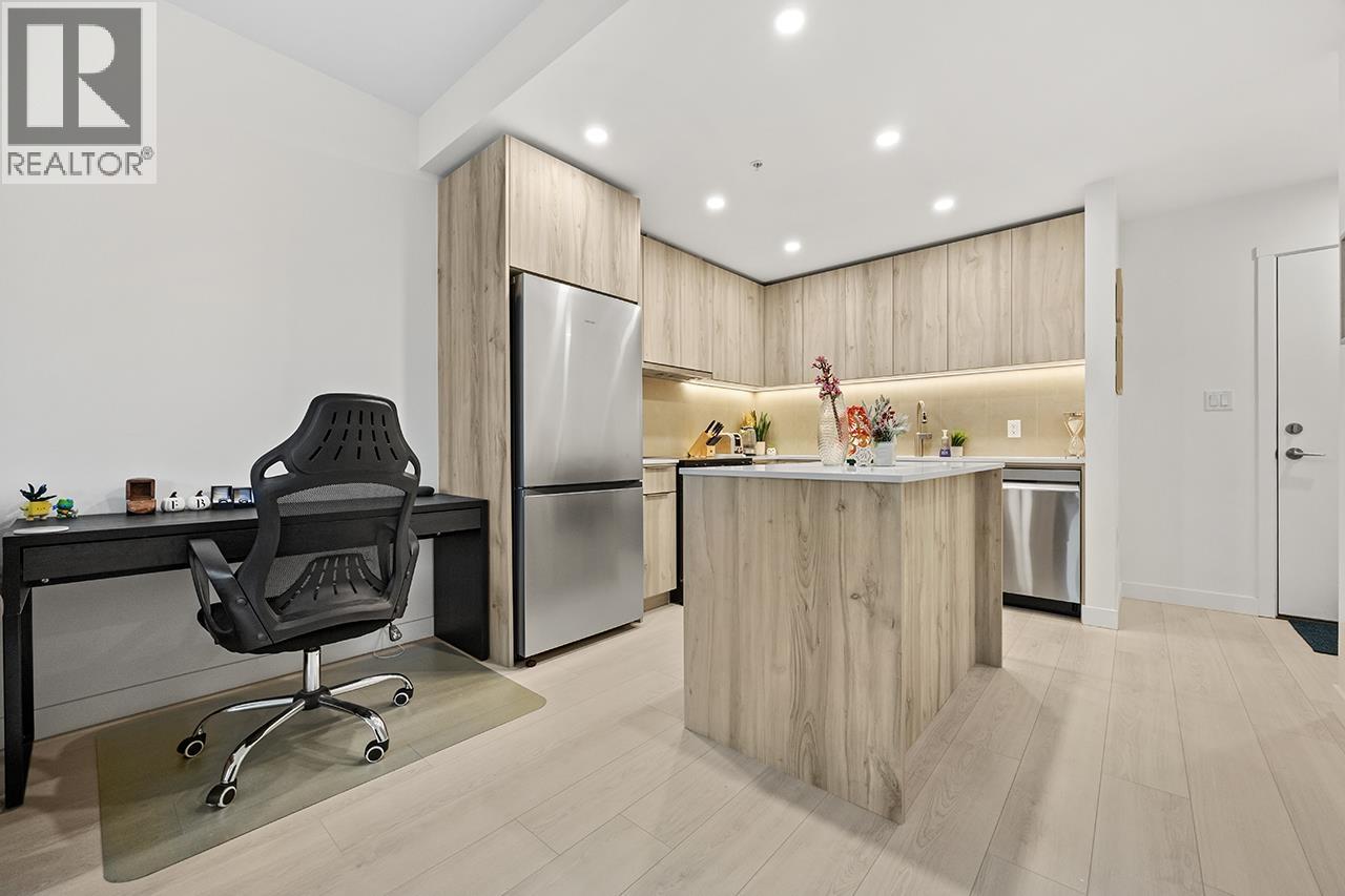 303 3596 Malsum Drive, North Vancouver, British Columbia V7G 0B5 - Photo 7 - R3108021