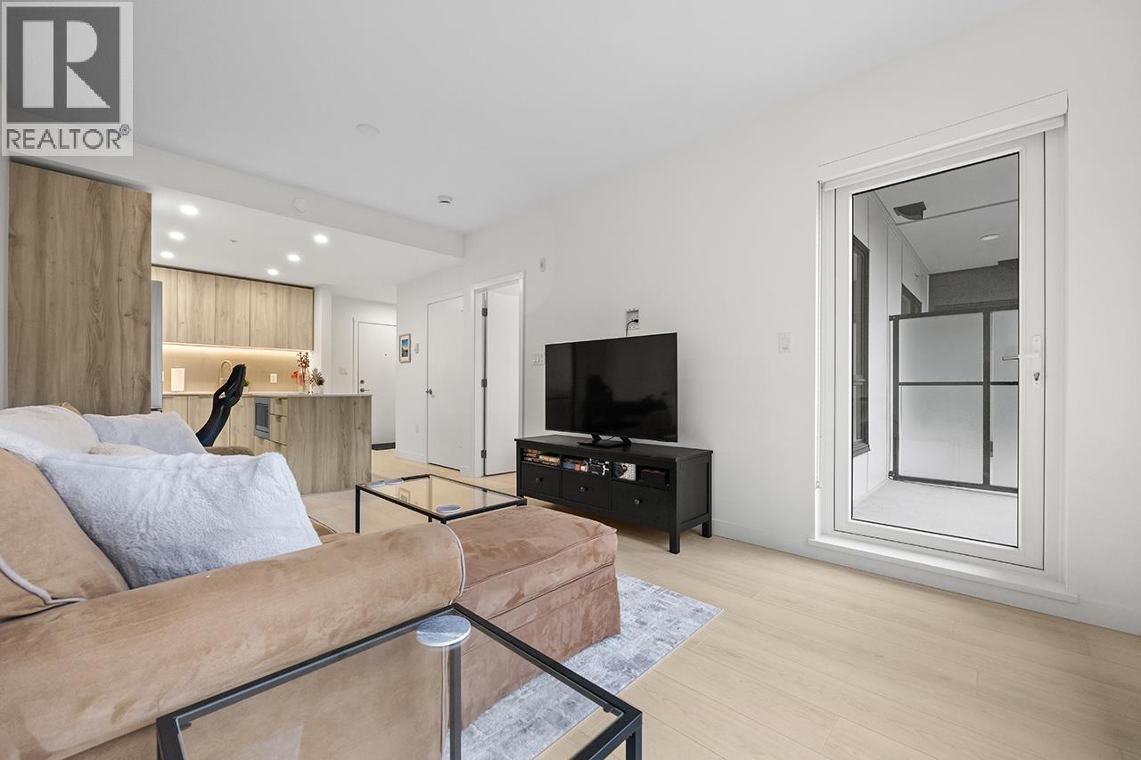 303 3596 Malsum Drive, North Vancouver, British Columbia V7G 0B5 - Photo 6 - R3108021