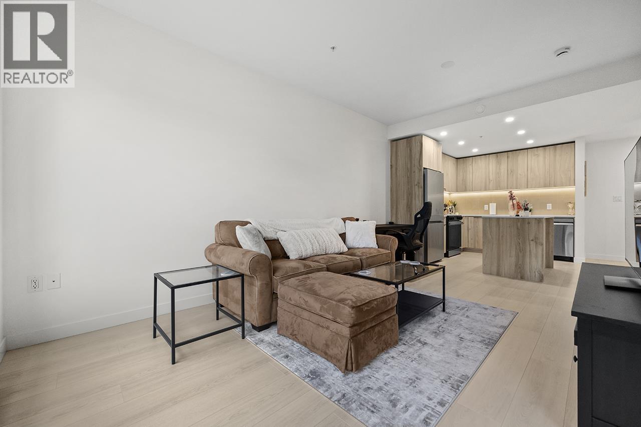 303 3596 Malsum Drive, North Vancouver, British Columbia V7G 0B5 - Photo 5 - R3108021