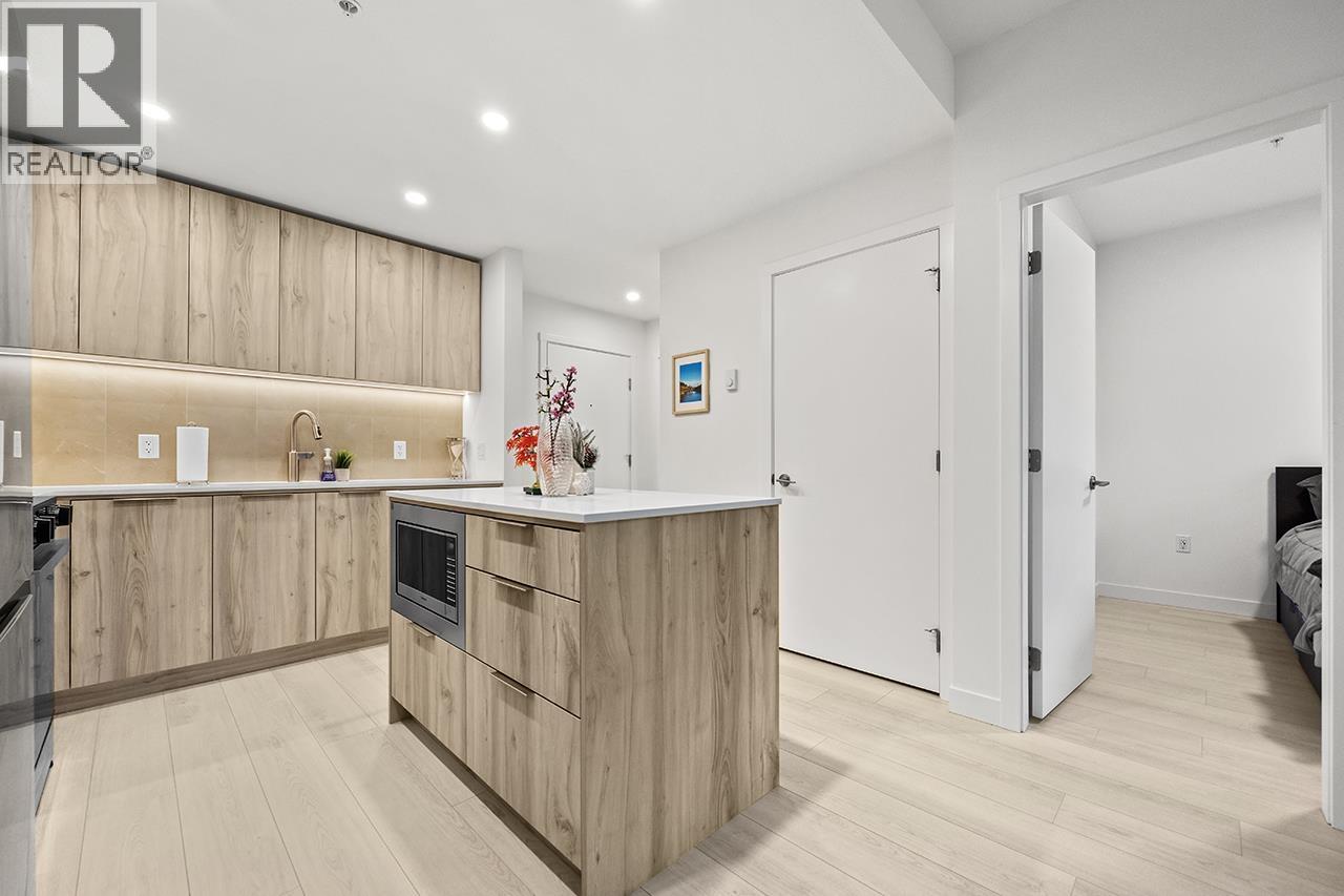 303 3596 Malsum Drive, North Vancouver, British Columbia V7G 0B5 - Photo 8 - R3108021