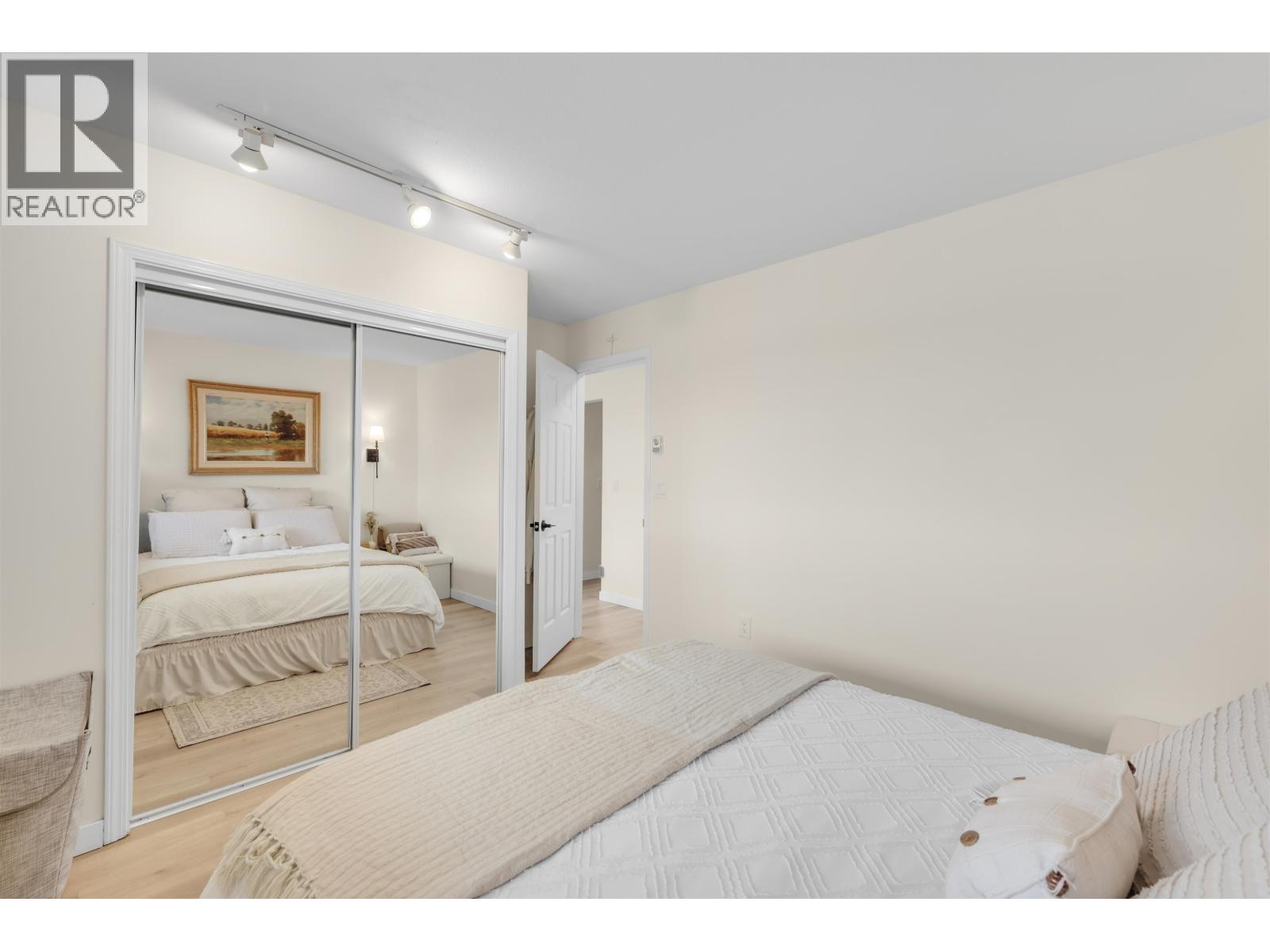 D302 4845 53 Street, Delta, British Columbia  V4K 2Z3 - Photo 3 - R3107844