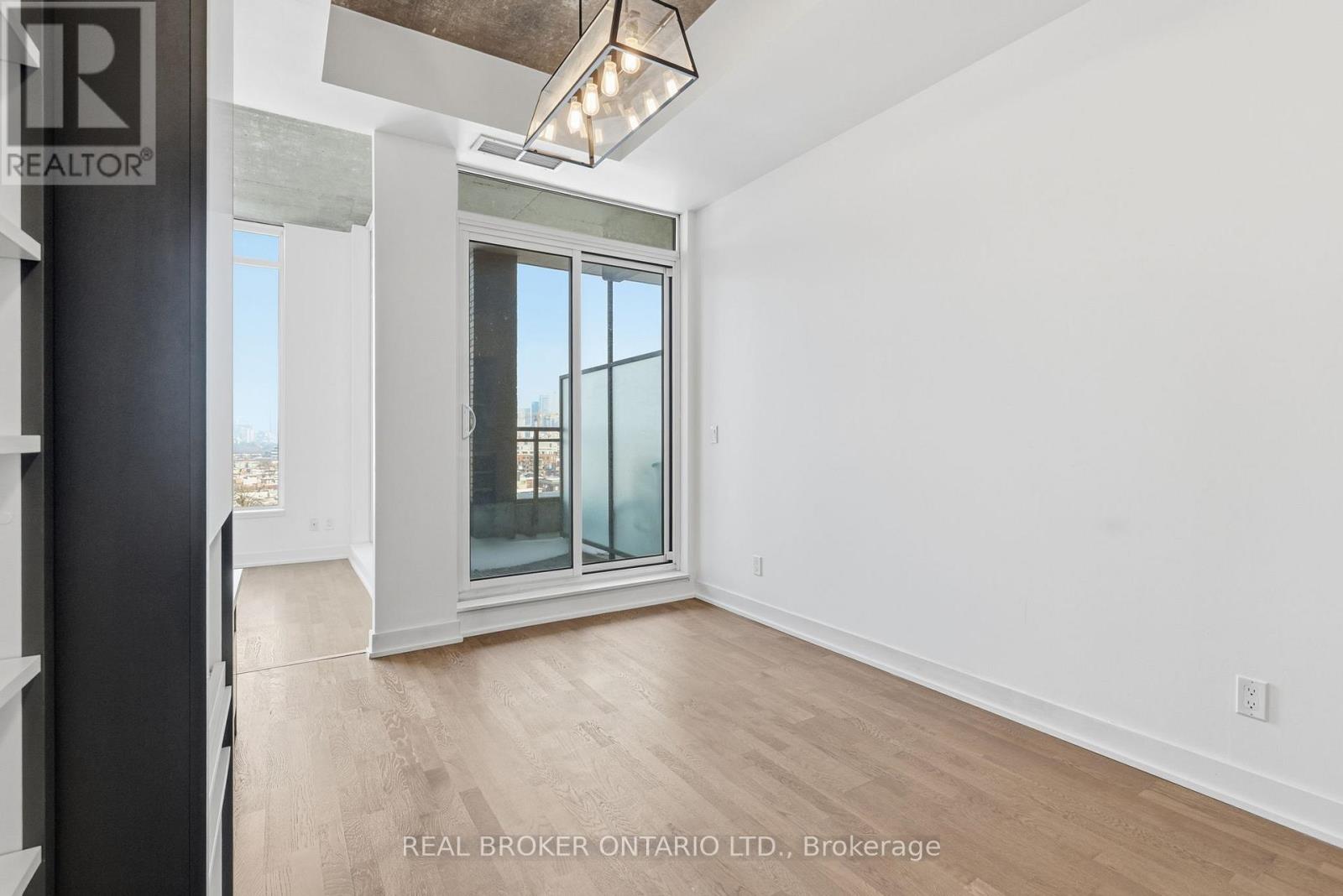 1127 - 20 Minowan Miikan Lane, Toronto, Ontario  M6J 0E5 - Photo 4 - C12968318