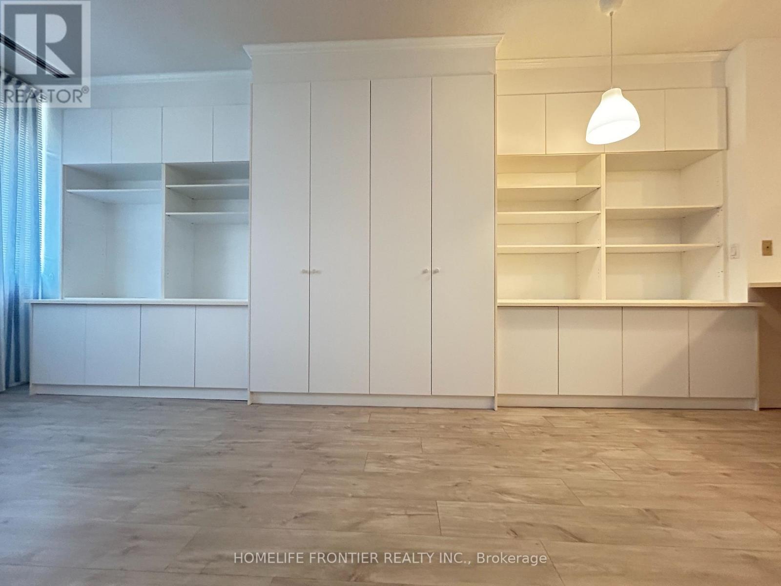 215 - 555 Yonge Street, Toronto, Ontario  M4Y 3A6 - Photo 10 - C12968324