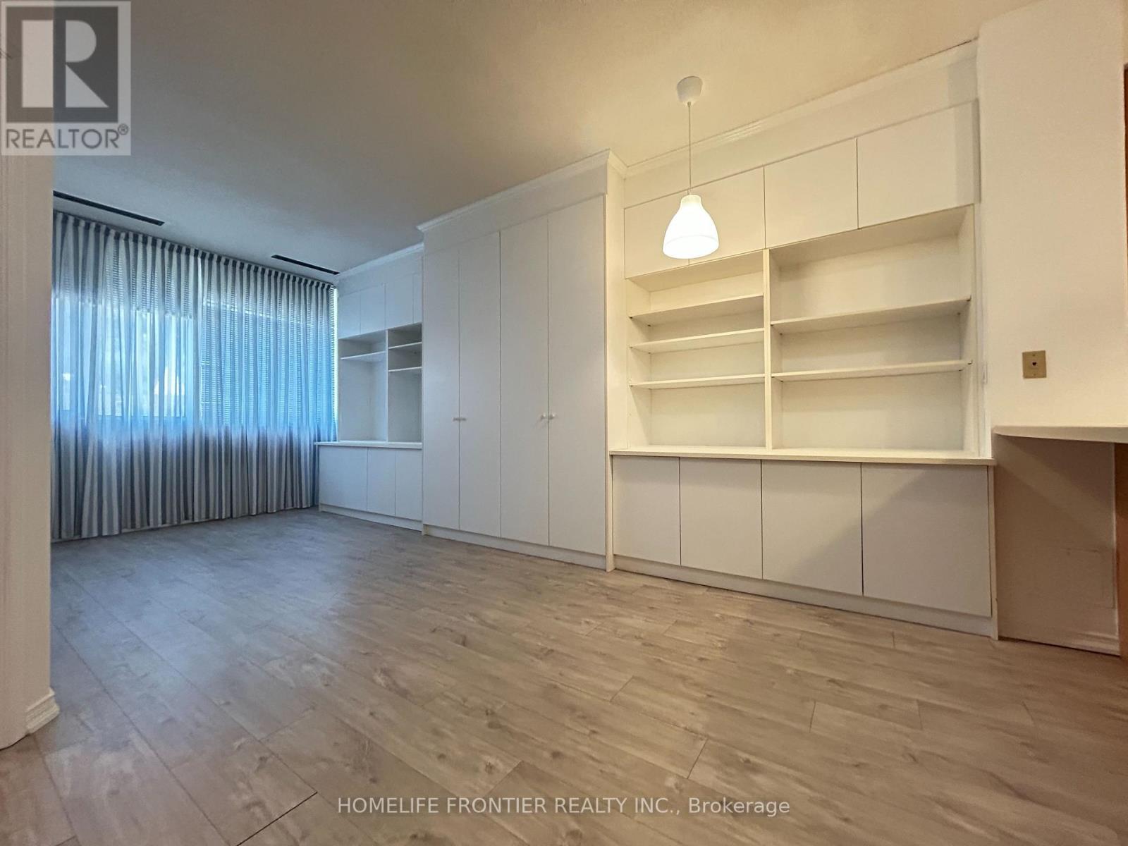 215 - 555 Yonge Street, Toronto, Ontario  M4Y 3A6 - Photo 11 - C12968324