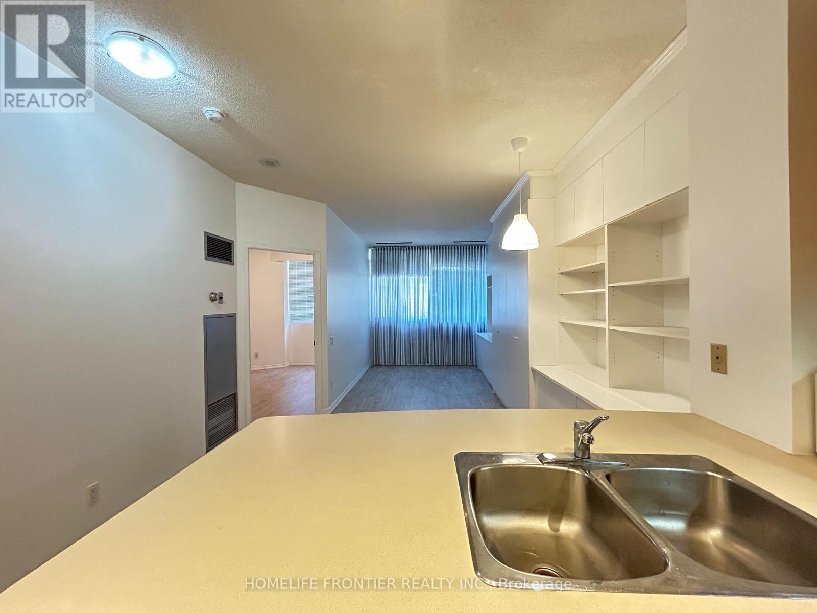 215 - 555 Yonge Street, Toronto, Ontario  M4Y 3A6 - Photo 12 - C12968324