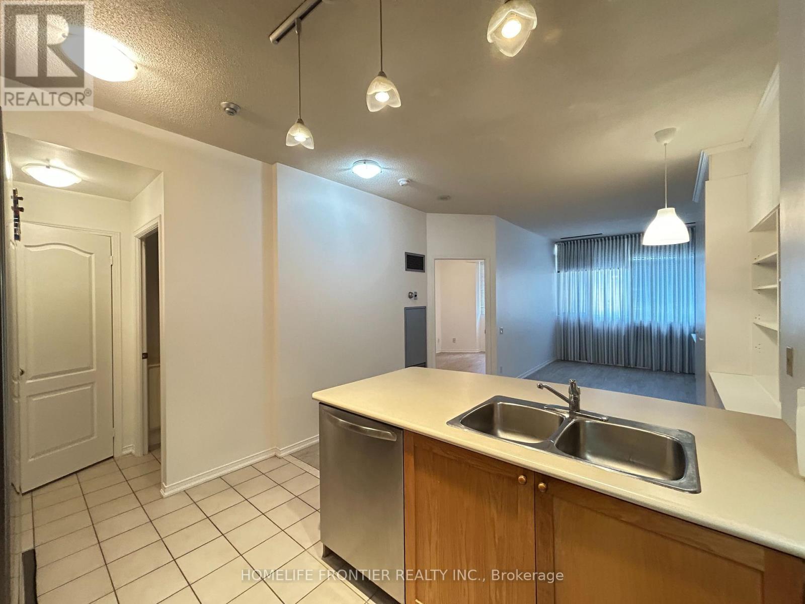 215 - 555 Yonge Street, Toronto, Ontario  M4Y 3A6 - Photo 16 - C12968324