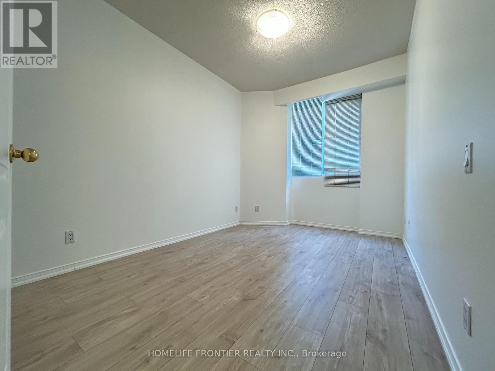 215 - 555 Yonge Street, Toronto, Ontario  M4Y 3A6 - Photo 20 - C12968324