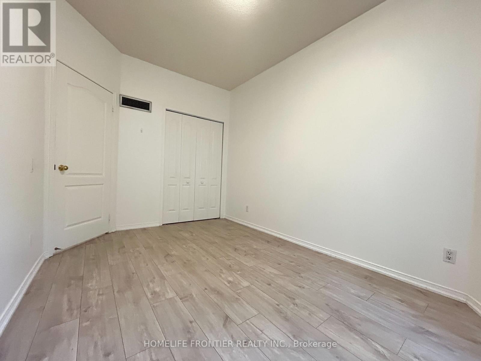 215 - 555 Yonge Street, Toronto, Ontario  M4Y 3A6 - Photo 21 - C12968324