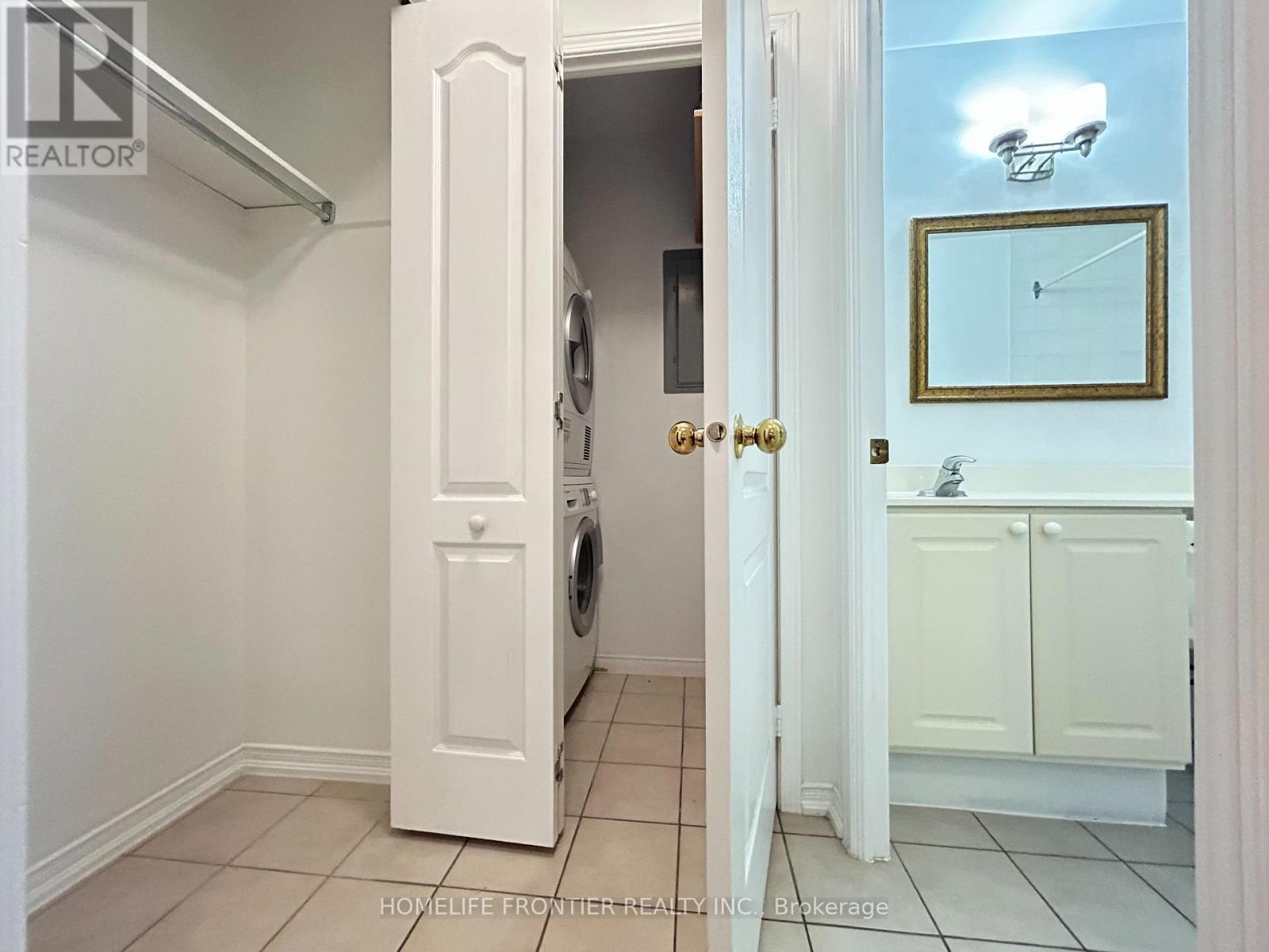 215 - 555 Yonge Street, Toronto, Ontario  M4Y 3A6 - Photo 22 - C12968324