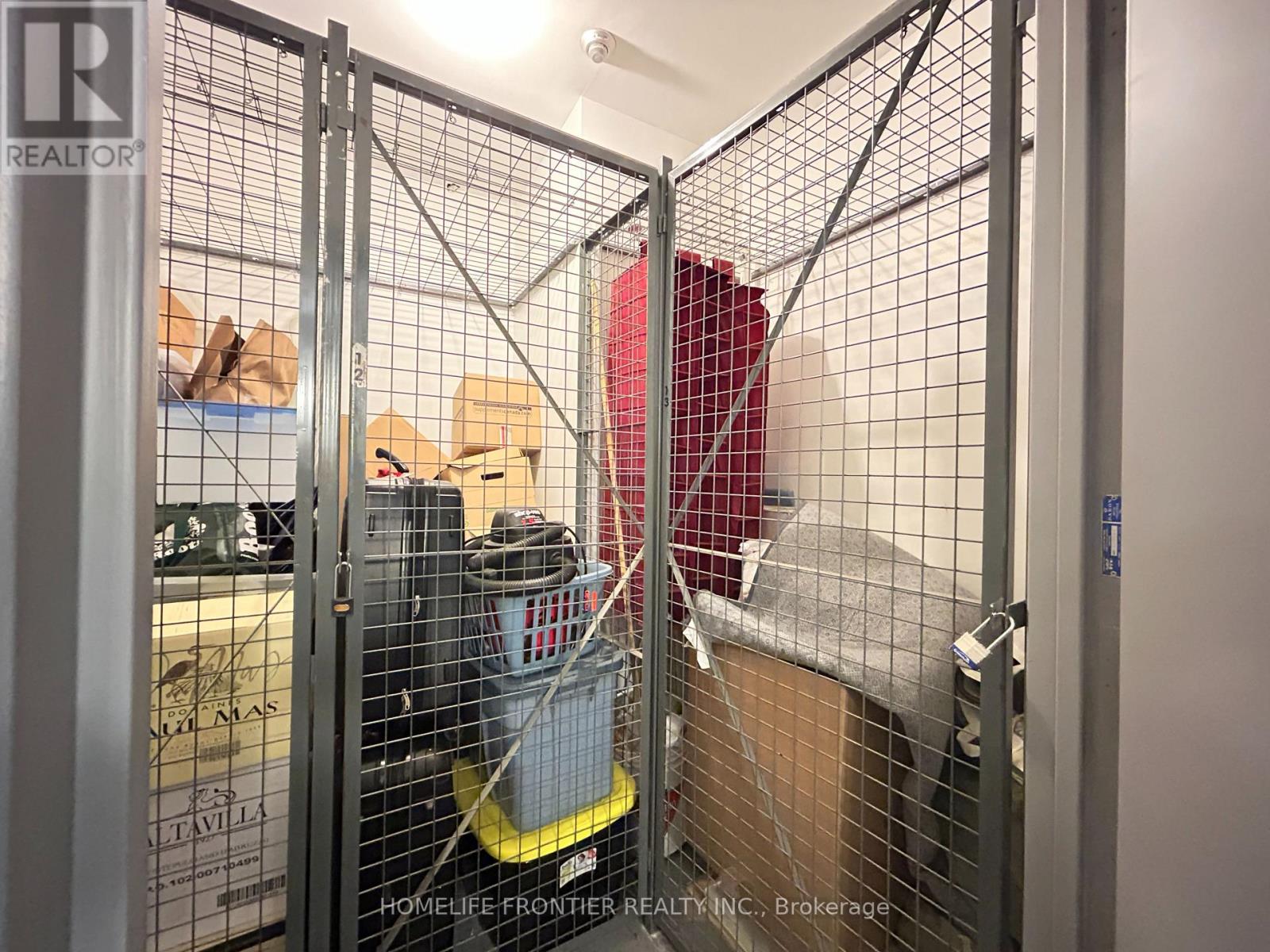 215 - 555 Yonge Street, Toronto, Ontario  M4Y 3A6 - Photo 28 - C12968324