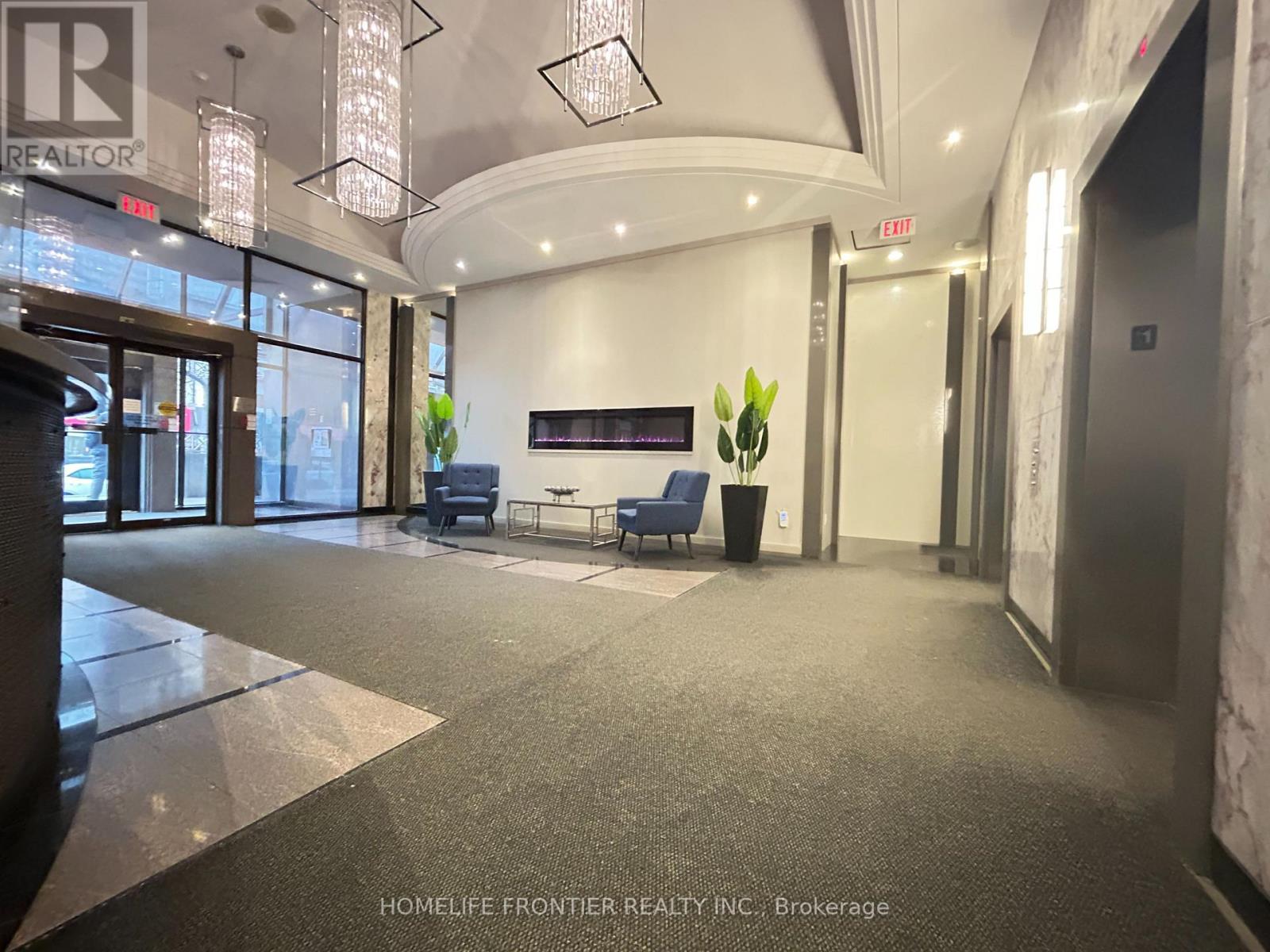 215 - 555 Yonge Street, Toronto, Ontario  M4Y 3A6 - Photo 4 - C12968324