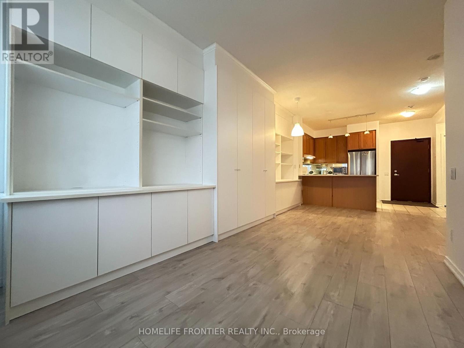 215 - 555 Yonge Street, Toronto, Ontario  M4Y 3A6 - Photo 8 - C12968324