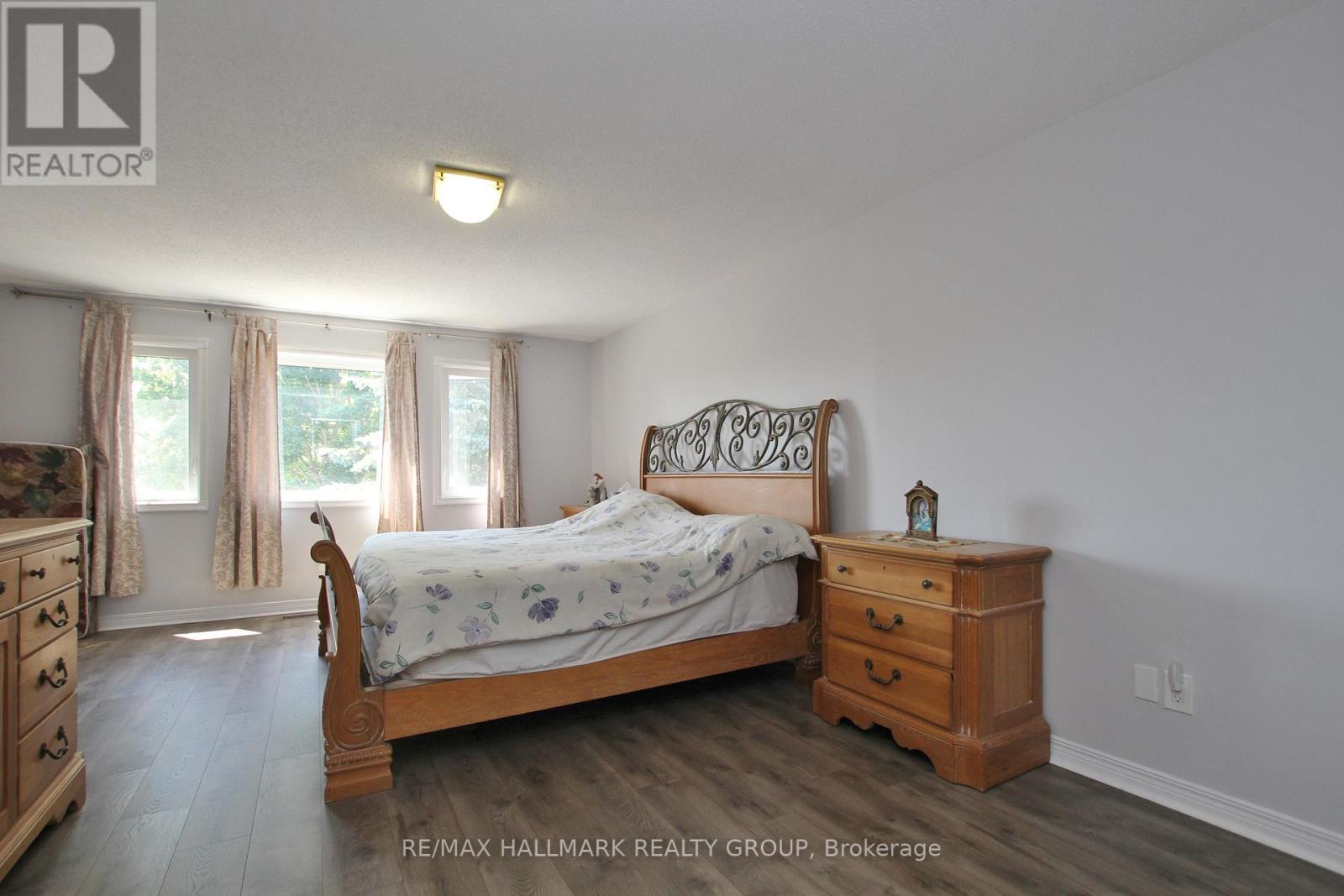 2143 Johnston Road, Ottawa, Ontario  K1G 5K1 - Photo 15 - X12968302