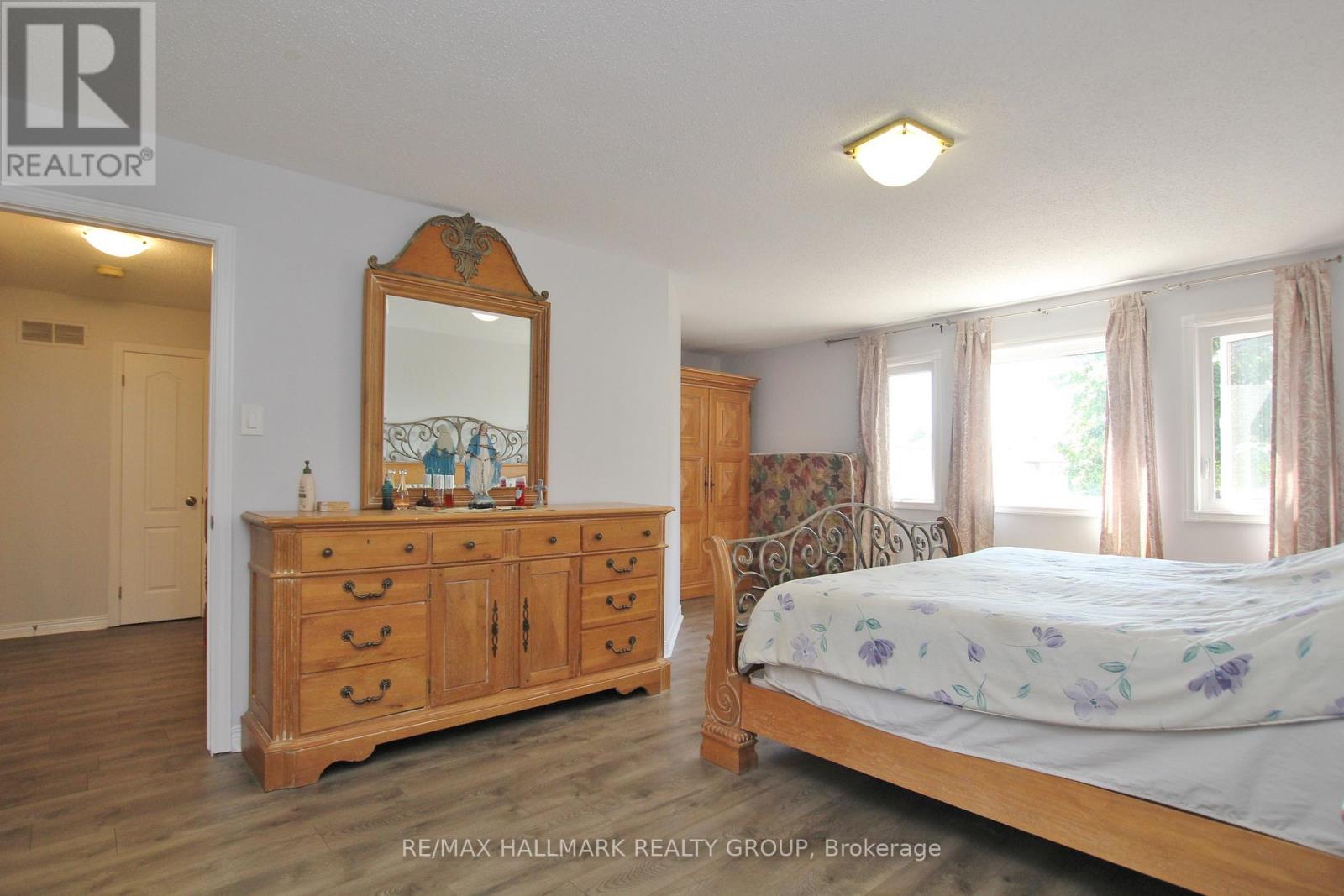 2143 Johnston Road, Ottawa, Ontario  K1G 5K1 - Photo 16 - X12968302