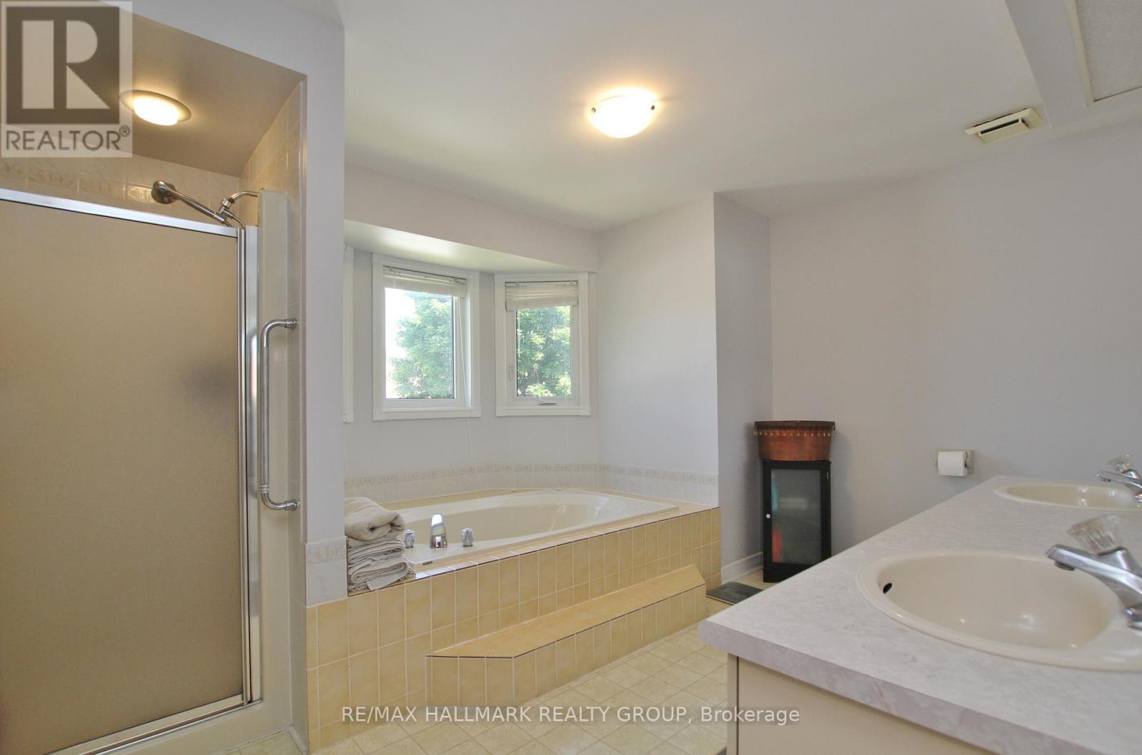 2143 Johnston Road, Ottawa, Ontario  K1G 5K1 - Photo 18 - X12968302