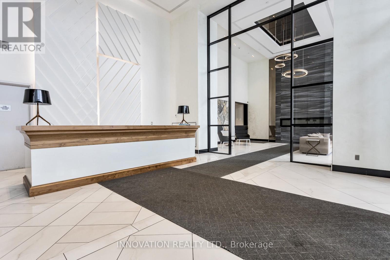 702 - 255 Bay Street, Ottawa, Ontario  K1R 0C5 - Photo 4 - X12968304