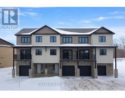 327 VOYAGEUR PLACE, Russell, Ontario