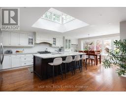 9 CANFIELD PLACE, Toronto, Ontario