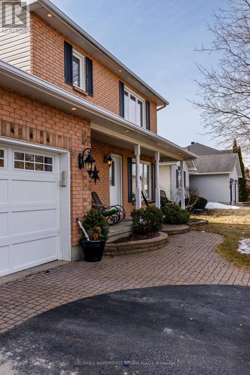 32 James Lewis Avenue, Ottawa, Ontario  K2S 1K5 - Photo 2 - X12956766