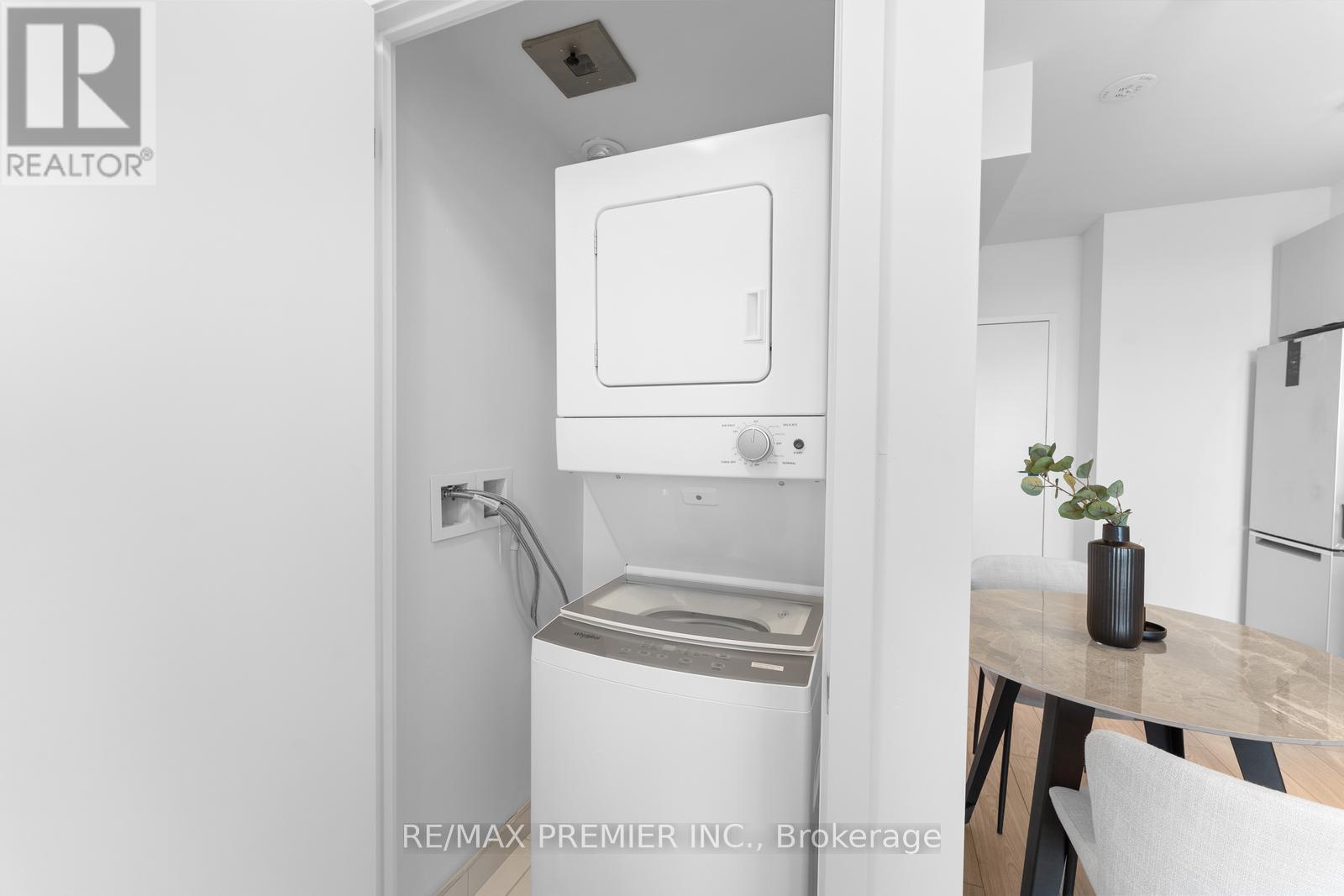 2206 - 474 Caldari Road, Vaughan, Ontario  L4K 0R5 - Photo 21 - N12968310