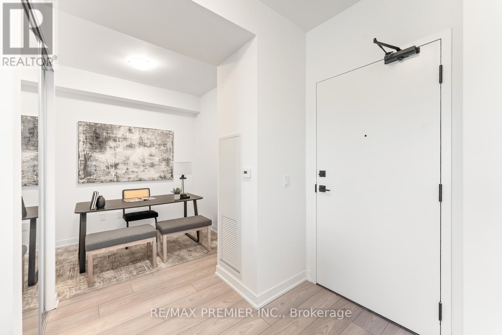 308 - 474 Caldari Road, Vaughan, Ontario  L4K 0R5 - Photo 3 - N12968328