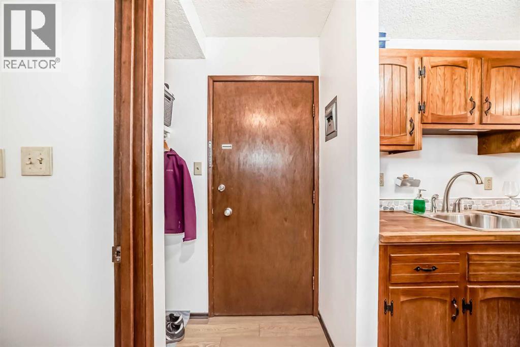 305, 635 57 Avenue Sw, Calgary, Alberta  T2V 0H5 - Photo 4 - A2262358