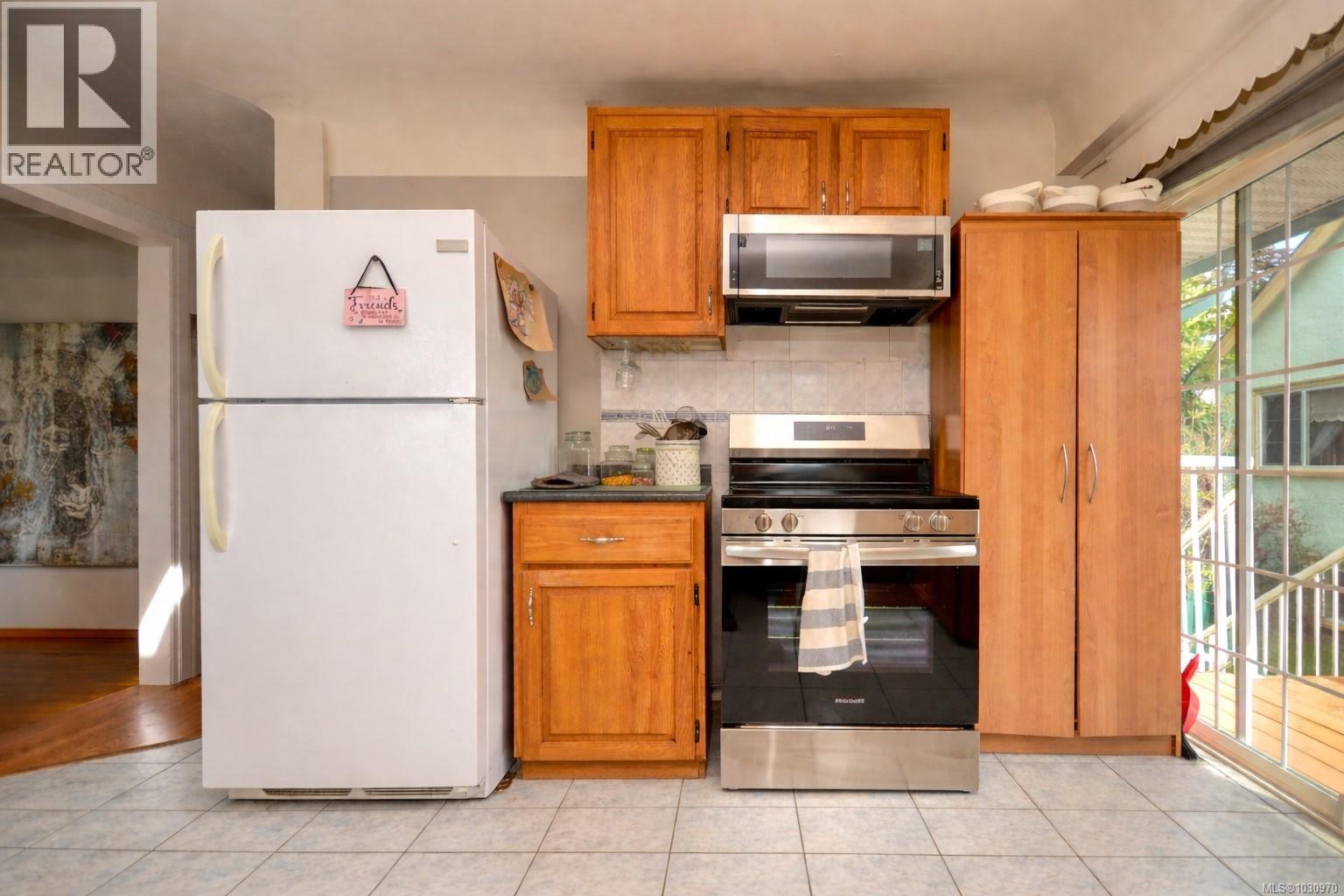 1044 Wollaston St, Esquimalt, British Columbia  V9A 5B4 - Photo 6 - 1030970