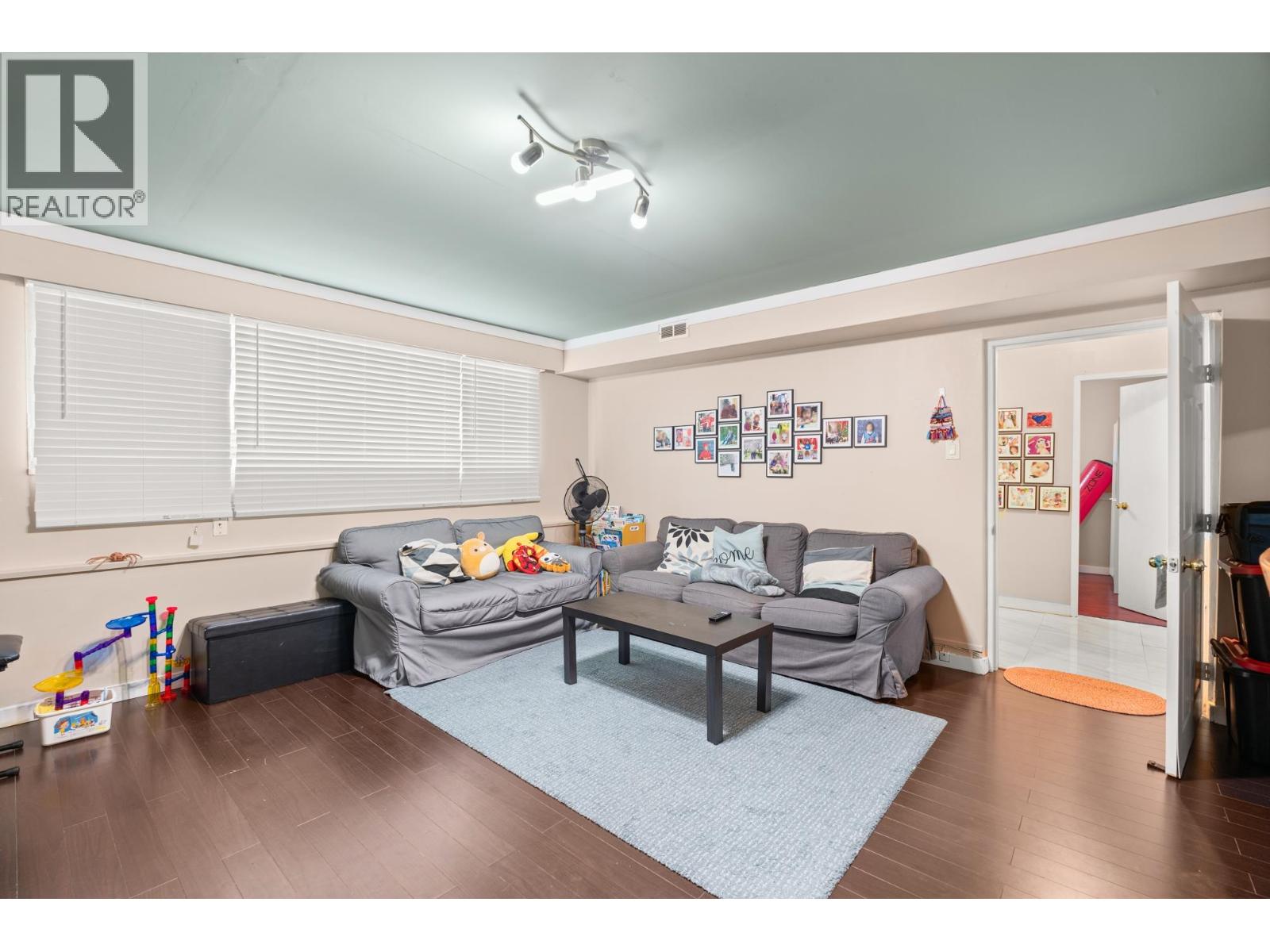 1106 Duthie Avenue, Burnaby, British Columbia  V5A 2R4 - Photo 7 - R3107289