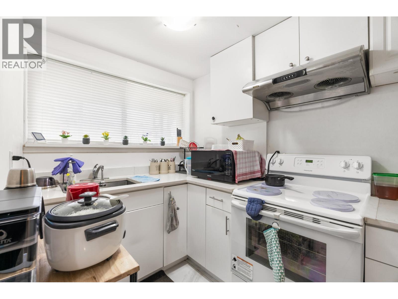 1106 Duthie Avenue, Burnaby, British Columbia  V5A 2R4 - Photo 14 - R3107289