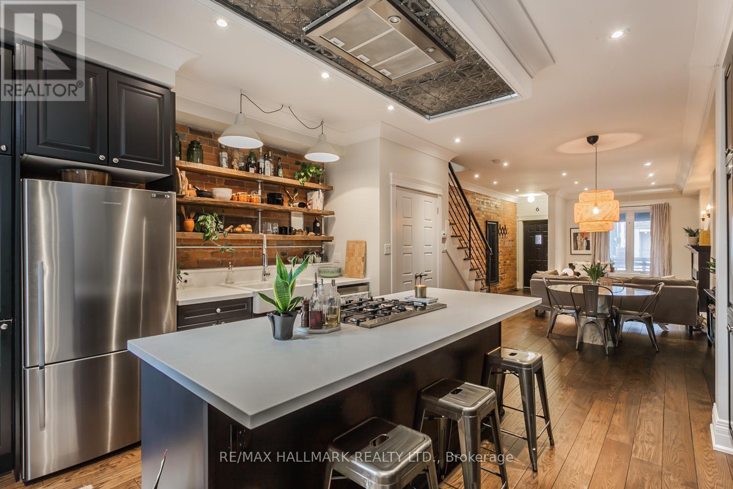 281 Symington Avenue, Toronto, Ontario  M6P 3W7 - Photo 10 - W12968330