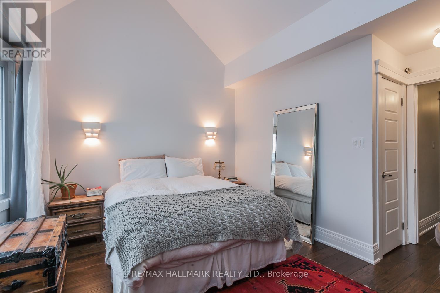 281 Symington Avenue, Toronto, Ontario  M6P 3W7 - Photo 12 - W12968330