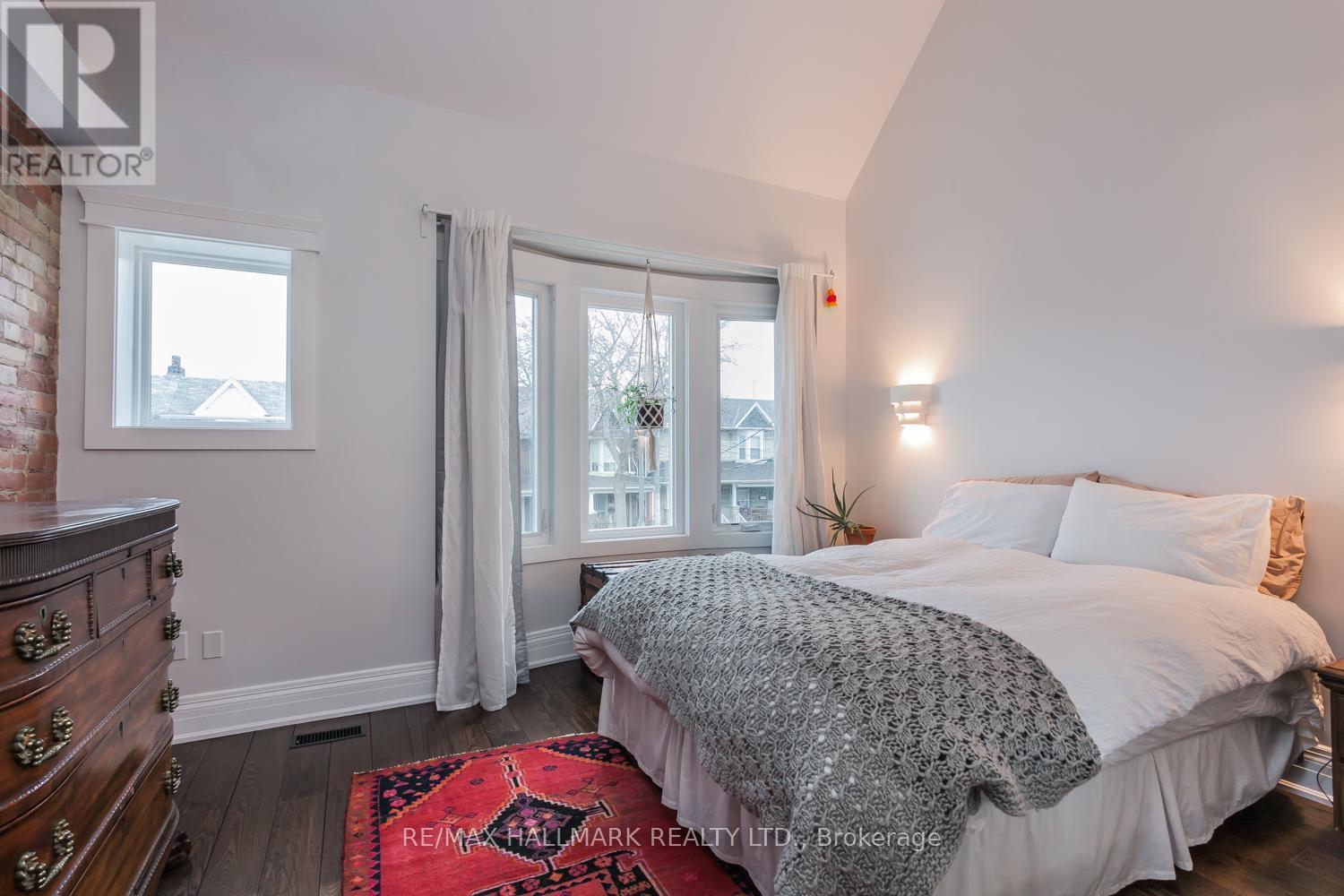 281 Symington Avenue, Toronto, Ontario  M6P 3W7 - Photo 13 - W12968330