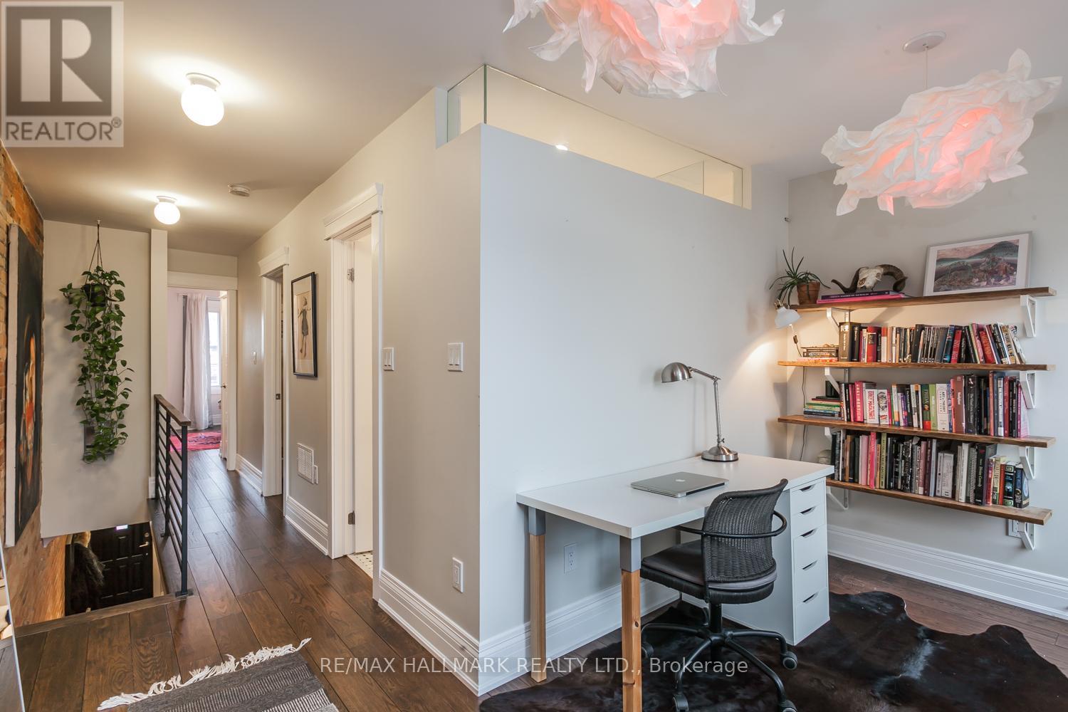 281 Symington Avenue, Toronto, Ontario  M6P 3W7 - Photo 14 - W12968330