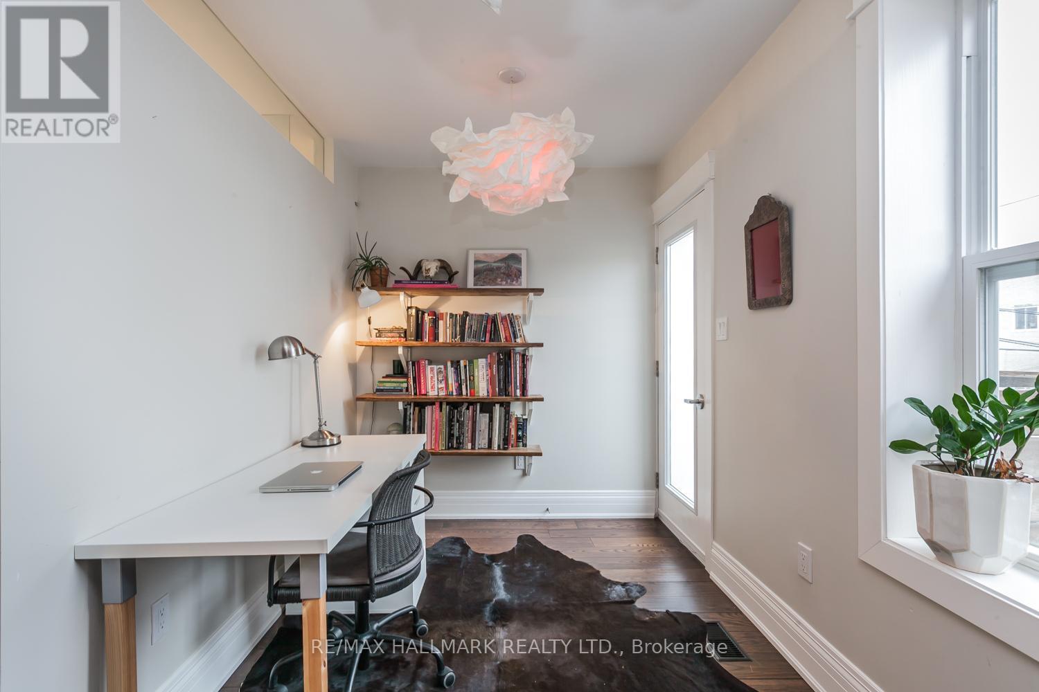 281 Symington Avenue, Toronto, Ontario  M6P 3W7 - Photo 15 - W12968330