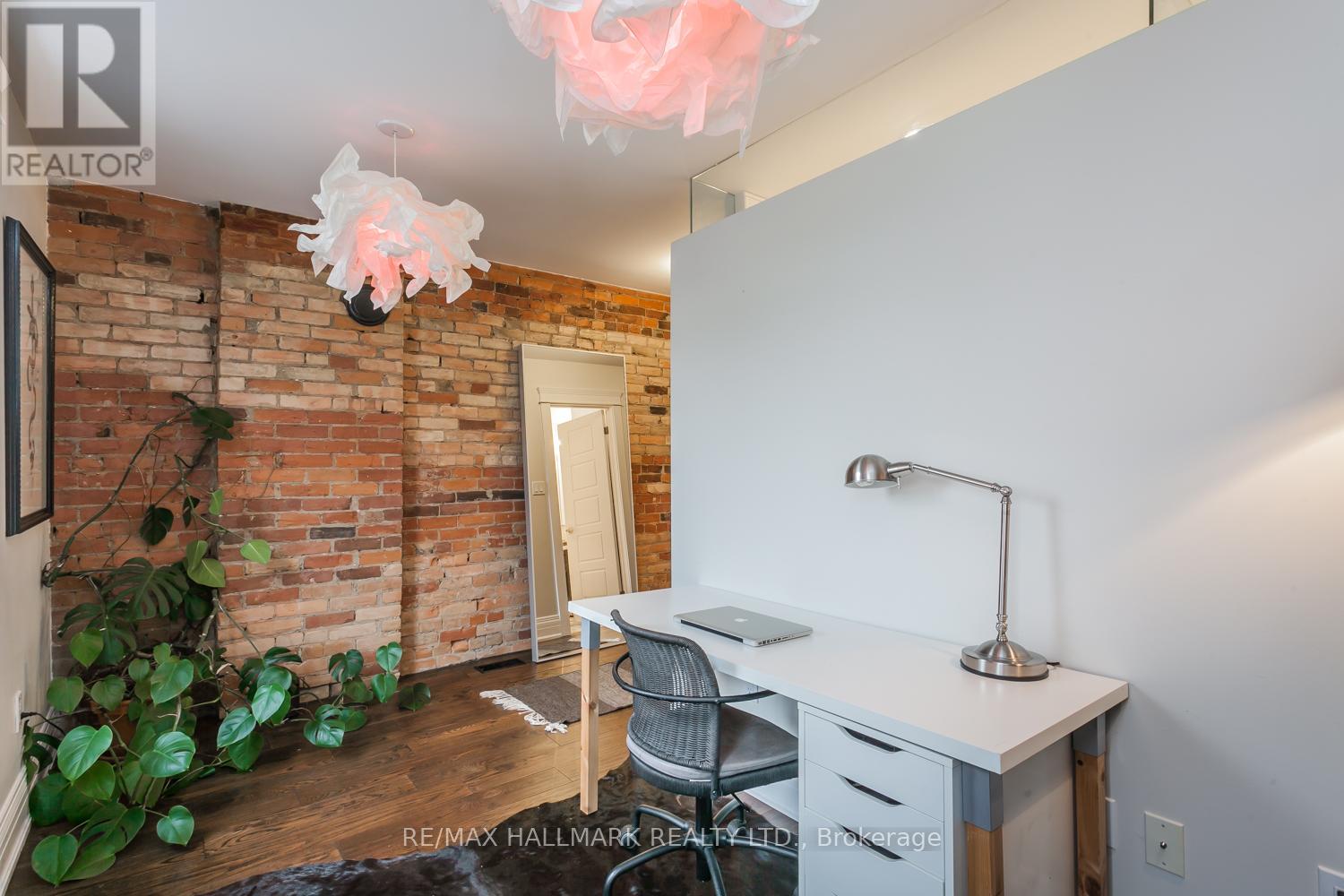 281 Symington Avenue, Toronto, Ontario  M6P 3W7 - Photo 16 - W12968330